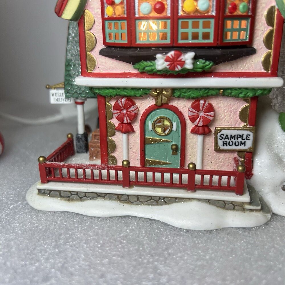 Dept 56 North Pole Series Sweet Rock Candy Co. 56725 Xmas Lighted Village W Figu - Picture 5 of 15